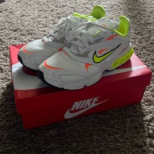 NIKE WOMEN'S ZOOM AIR FIRE EXCELLENT CONDITION WORN ONCE SZ 9